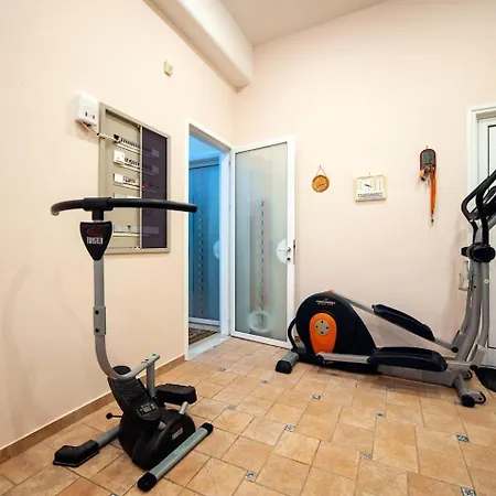 别墅 4 Bedrooms - Sleeps 10 - Pets - Pool - Hottub 帕拉利亚基米斯