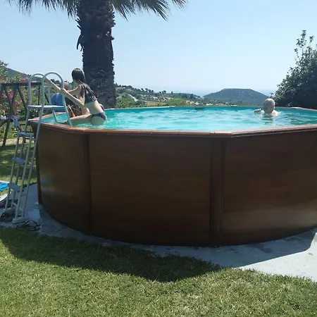 4 Bedrooms - Sleeps 10 - Pets - Pool - Hottub 帕拉利亚基米斯